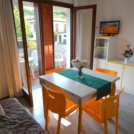 Comfortable Flat With Balcony For 5 Guests In Daire