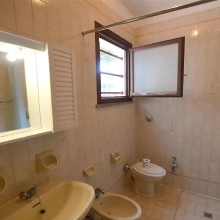 Daire Comfortable Flat With Balcony For 5 Guests In