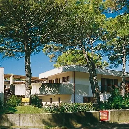 Comfortable Flat With Balcony For 5 Guests In Apartment *